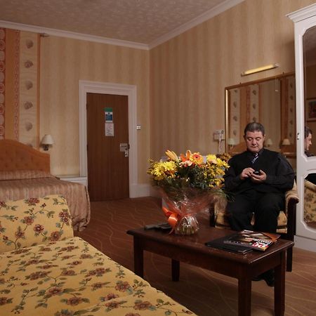 The Devoncourt Resort Exmouth Room photo