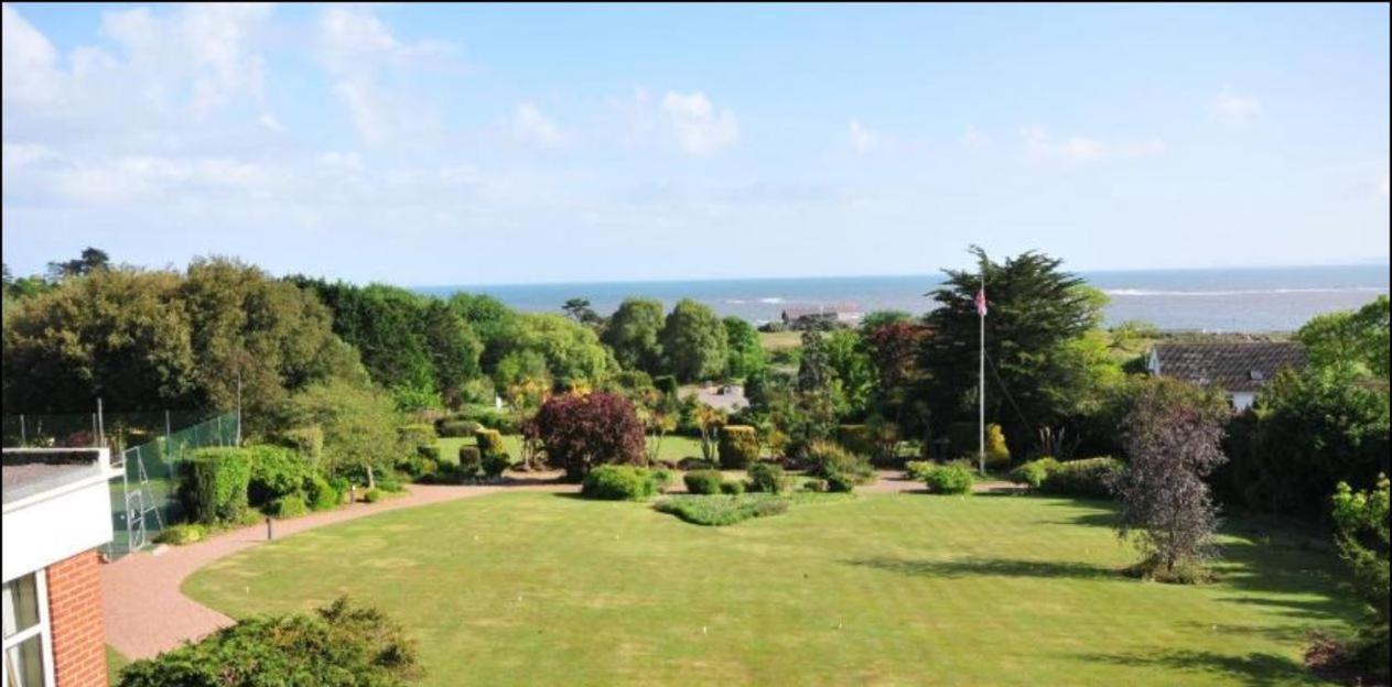 The Devoncourt Resort Exmouth Exterior photo